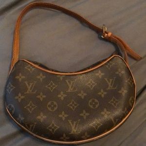 Monogram Louis Vuitton croissant